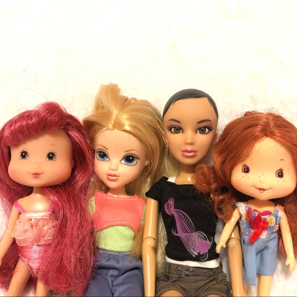 Doll Lot Set of 4 - Moxie Girlz , Liv Doll + Strawberry Shortcake Dolls